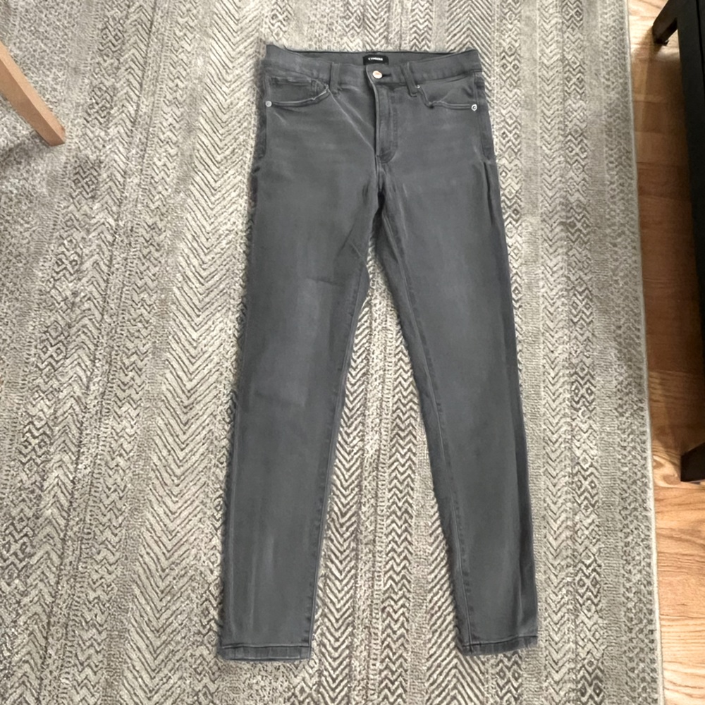 Express straight leg pant, free beauty gift with purchase!